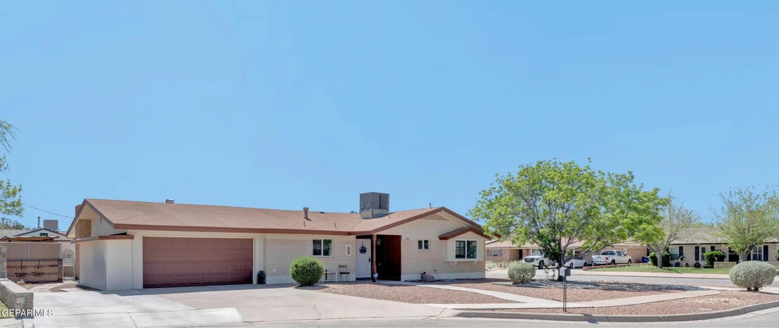 Photo of 400 Perth Court