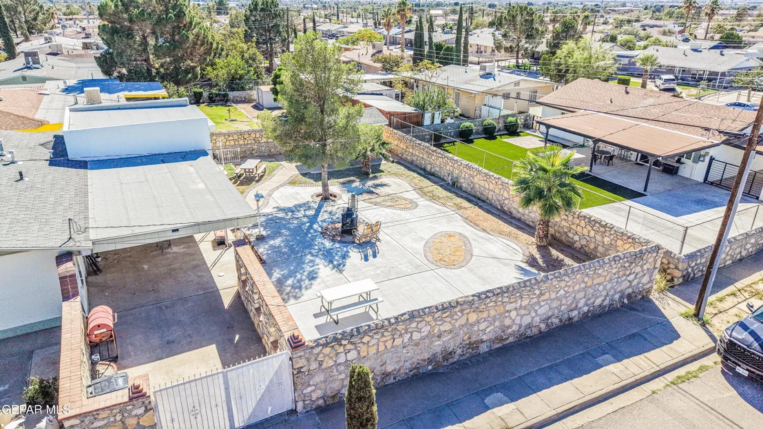 Photo of 1121 Belen Road