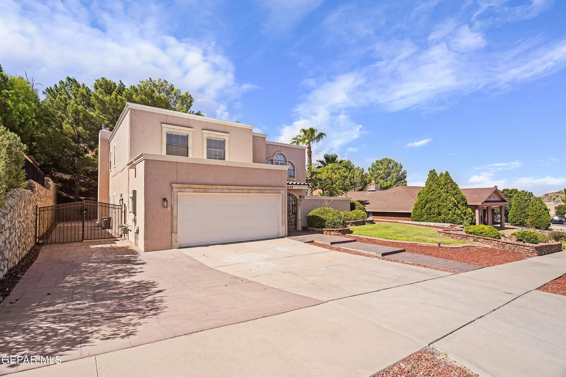 Photo of 845 CRESTA ALTA Drive