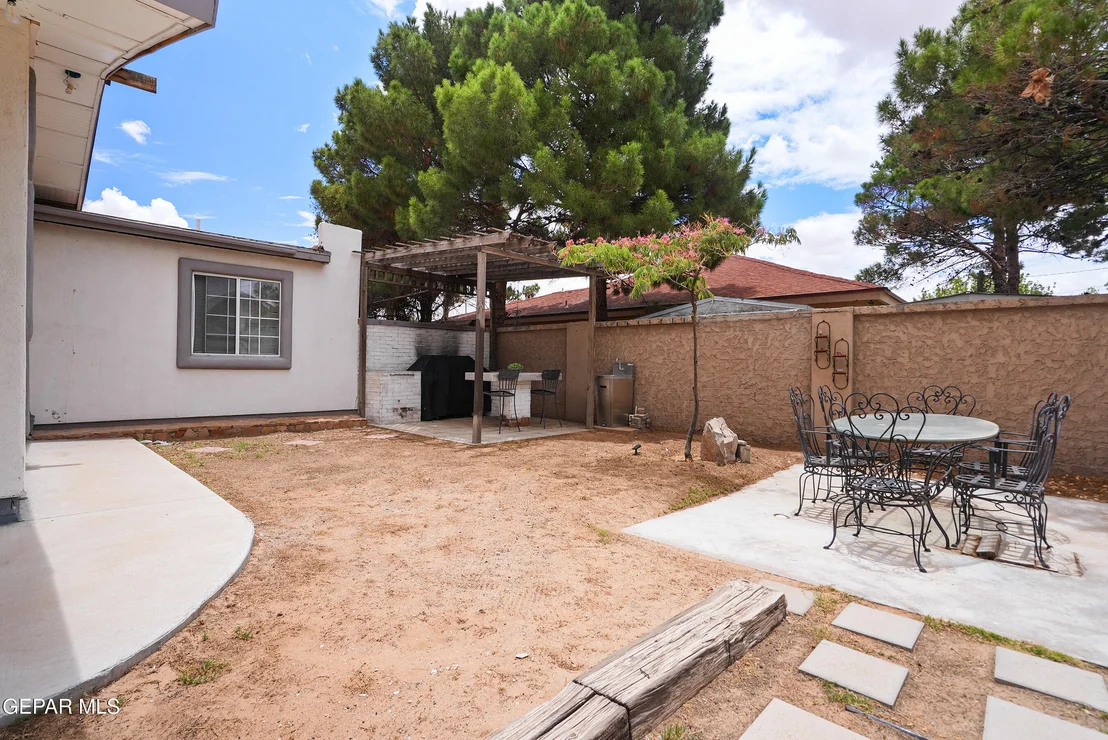 Photo of 731 PLAZER Place