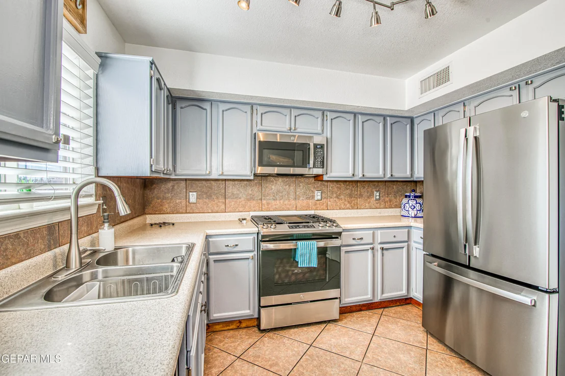 Photo of 6200 KENNETH CAPSHAW Place