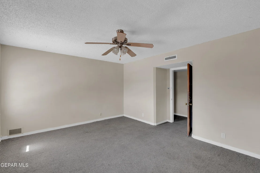 Photo of 3901 FLAMINGO Drive