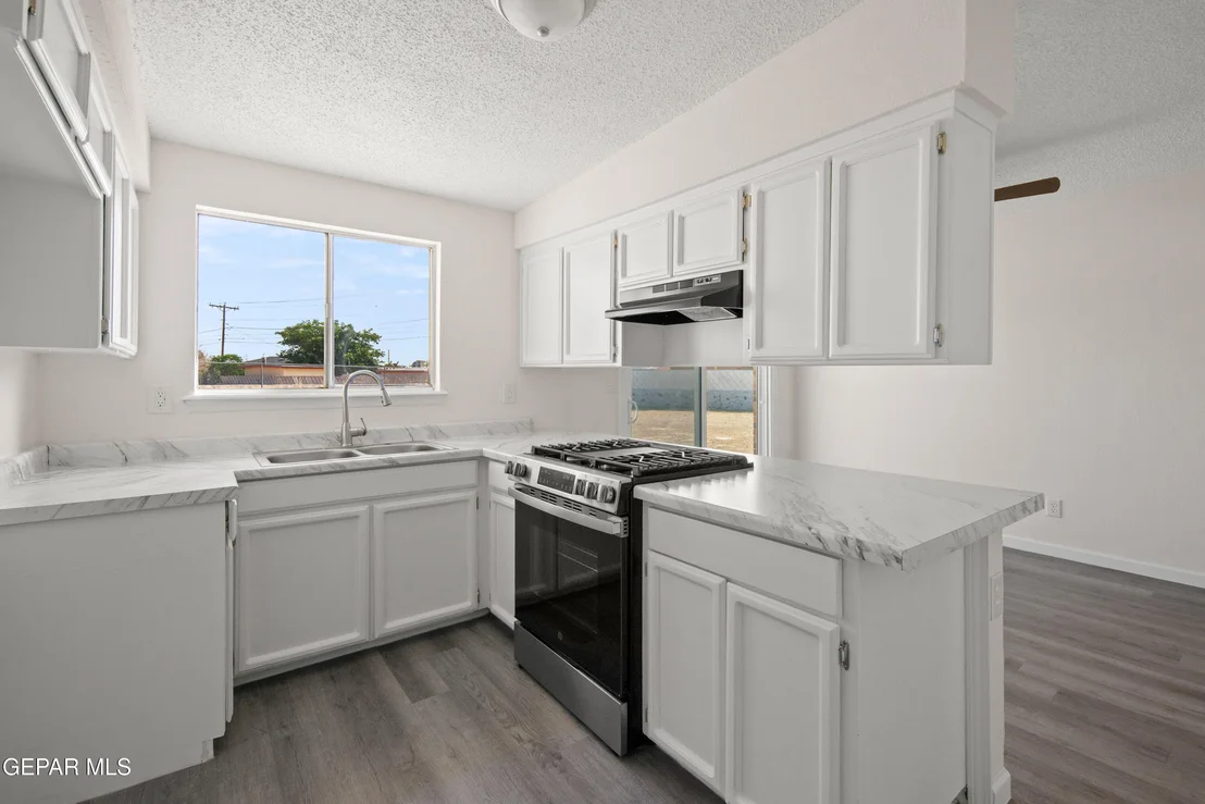 Photo of 10445 OMEGA Circle