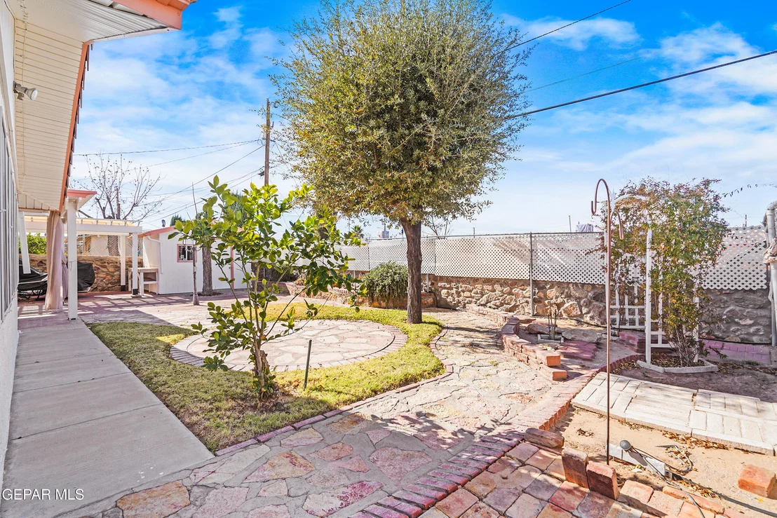 Photo of 2205 VILLA PLATA Drive