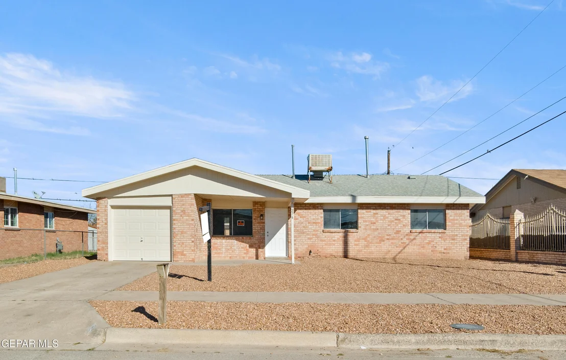 Photo of 276 ROMERIA Drive
