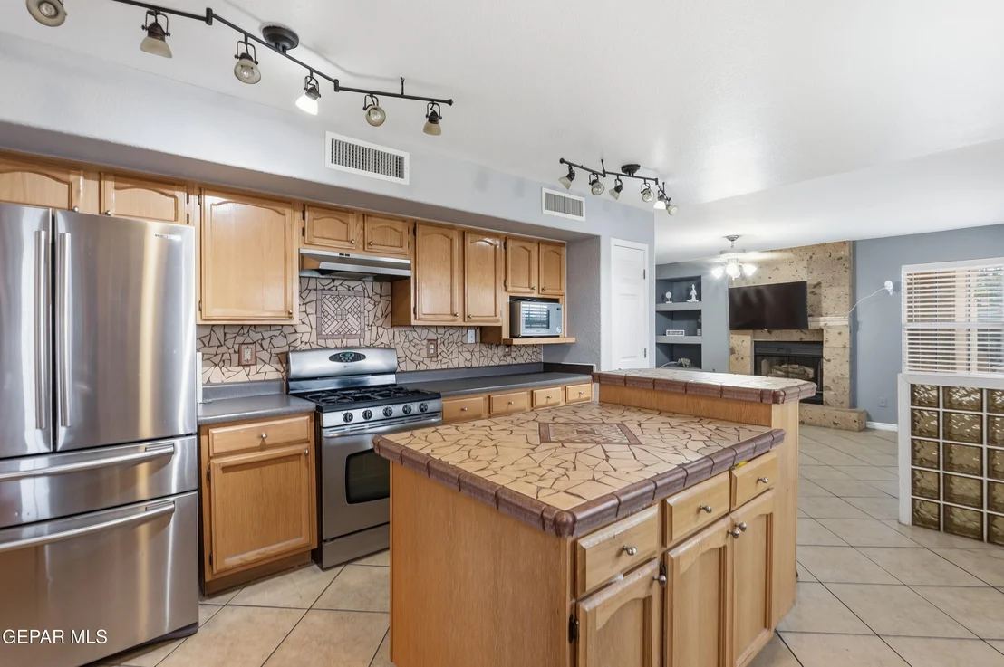 Photo of 1369 LUZ CARPIO Way