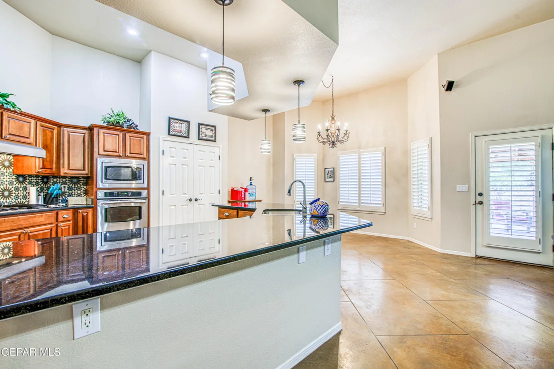 Photo of 5800 ANGEL Street