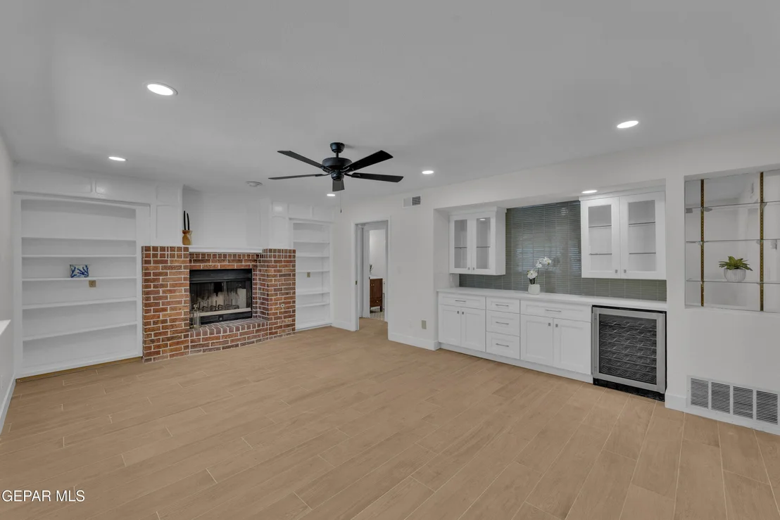 Photo of 1305 JAMES KELLEY Drive