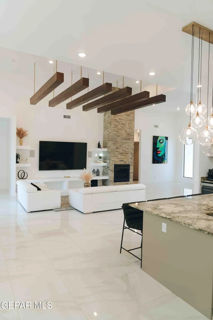 Photo of 653 BIR Circle