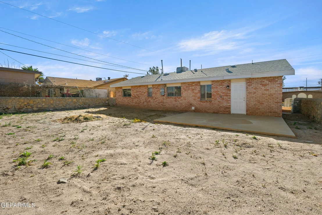 Photo of 276 ROMERIA Drive