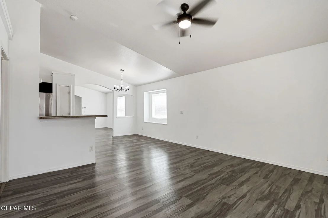 Photo of 12729 RAUL MENDIOLA Lane