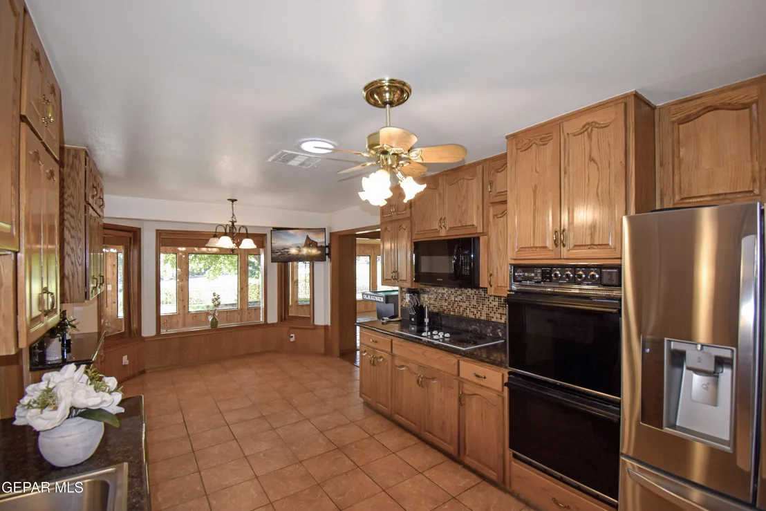 Photo of 849 River Oaks Drive