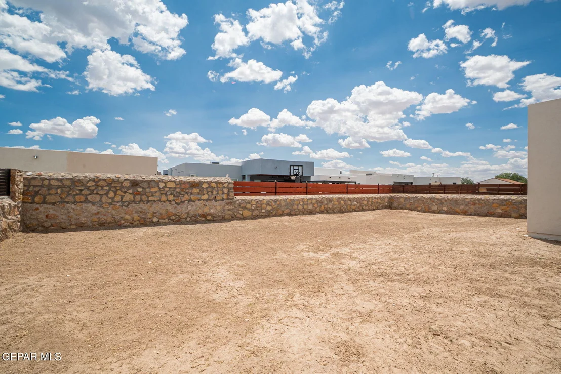 Photo of 316 RIO PINSAQUI Court