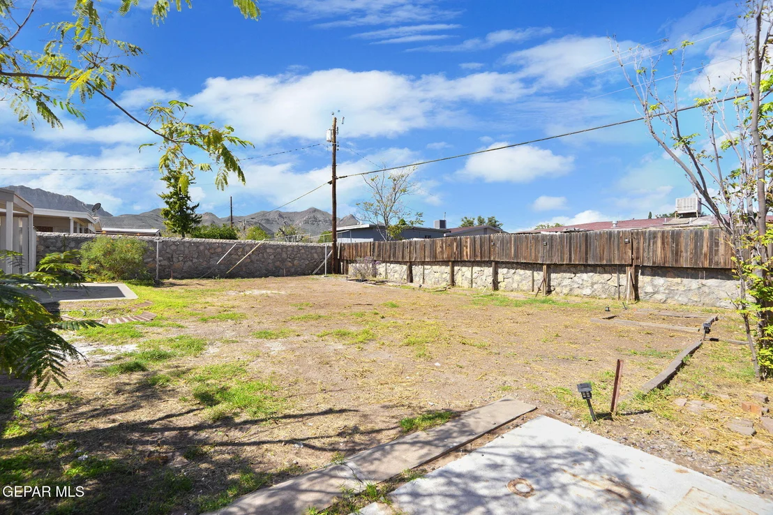 Photo of 4947 AIKEN Lane