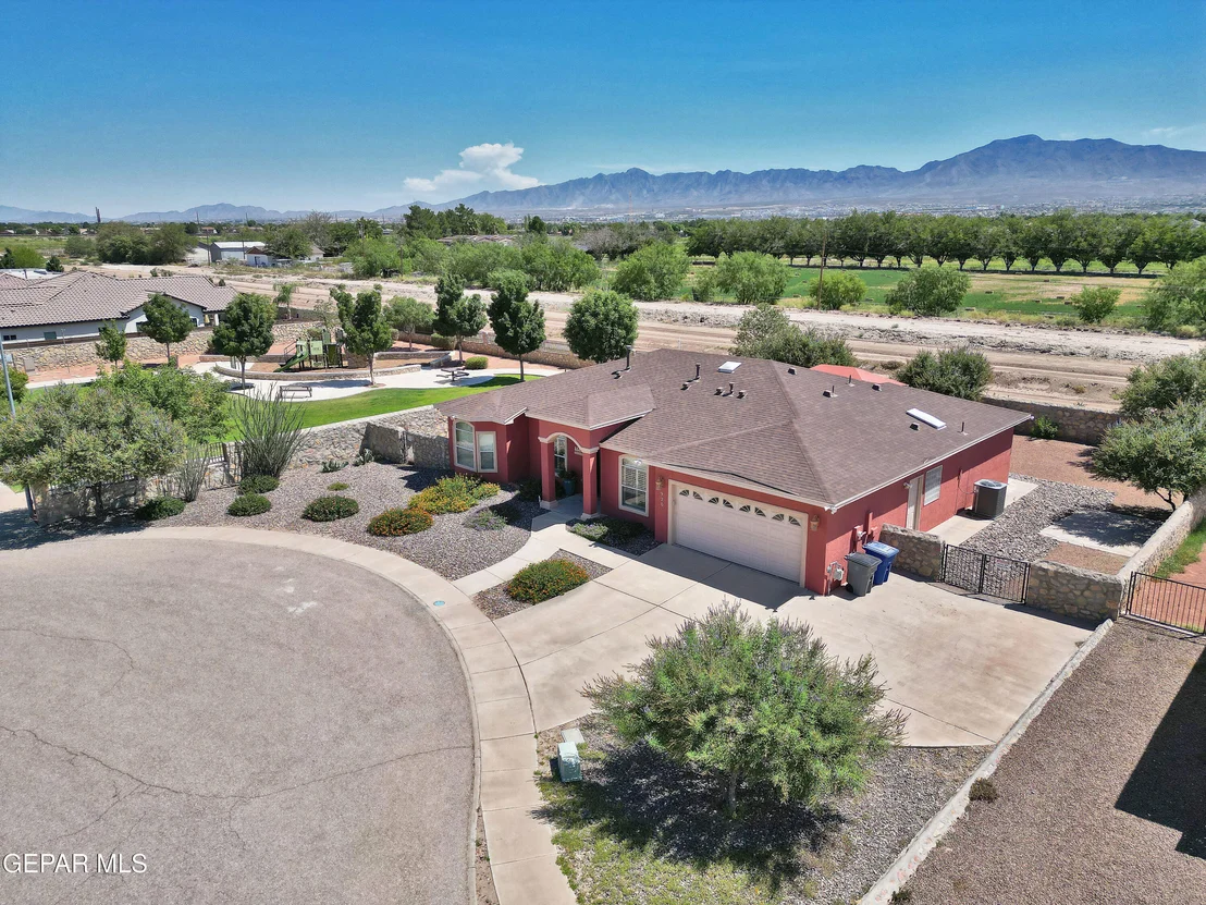 Photo of 920 TYLER SETH Avenue