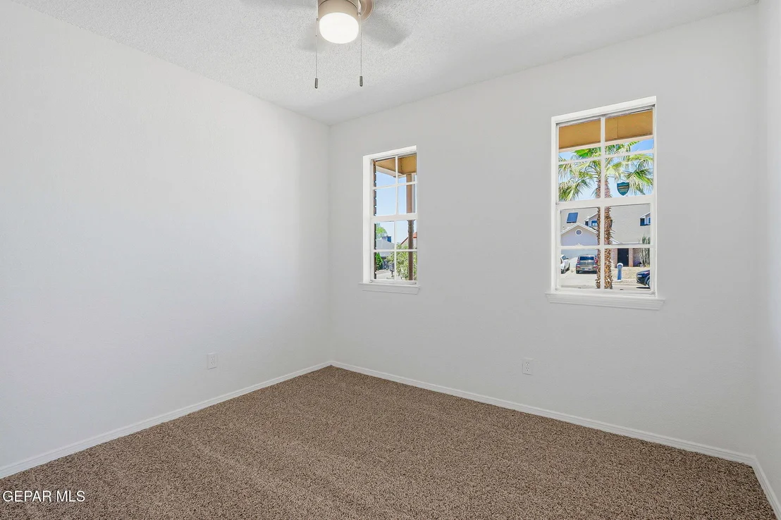 Photo of 628 WOODCREST Lane