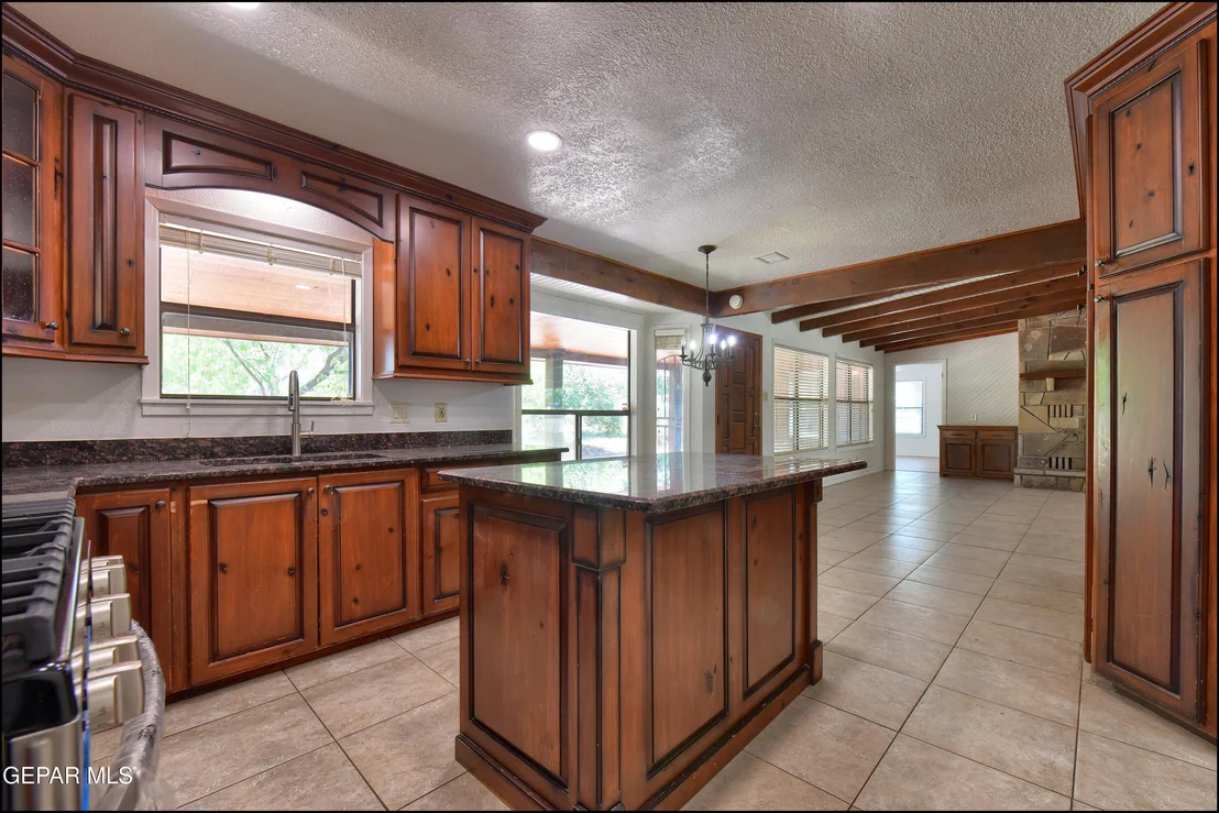 Photo of 6525 UPPER VALLEY Road