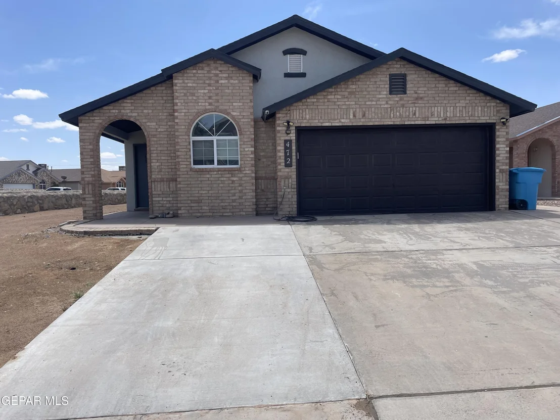 Photo of 472 Valle Suave Drive
