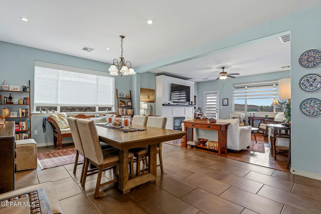 Photo of 7223 LONGSPUR Drive