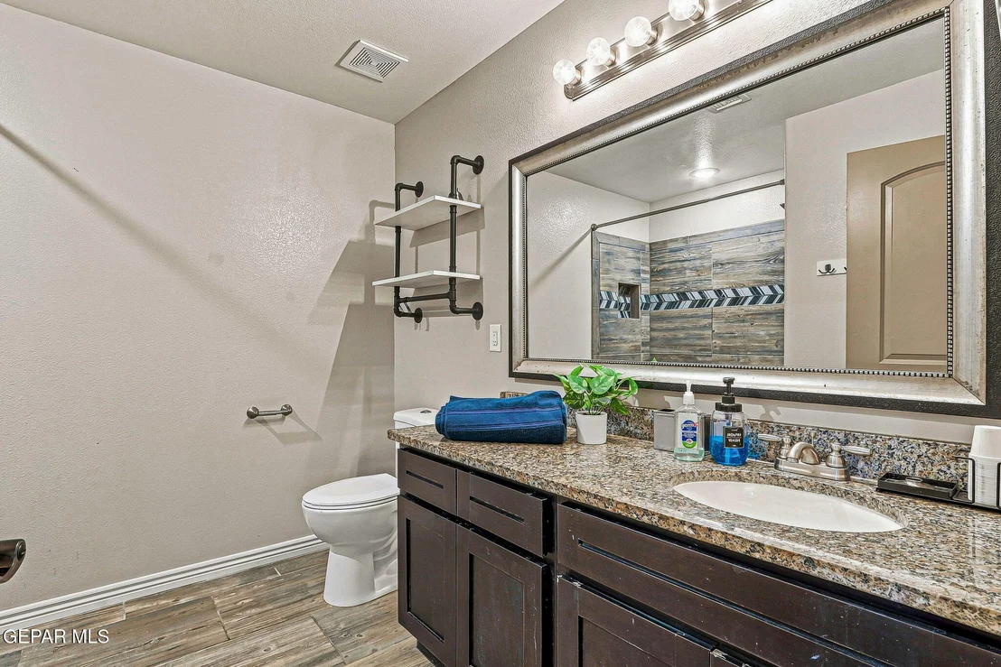 Photo of 2156 THOMAS LACKLAND Street