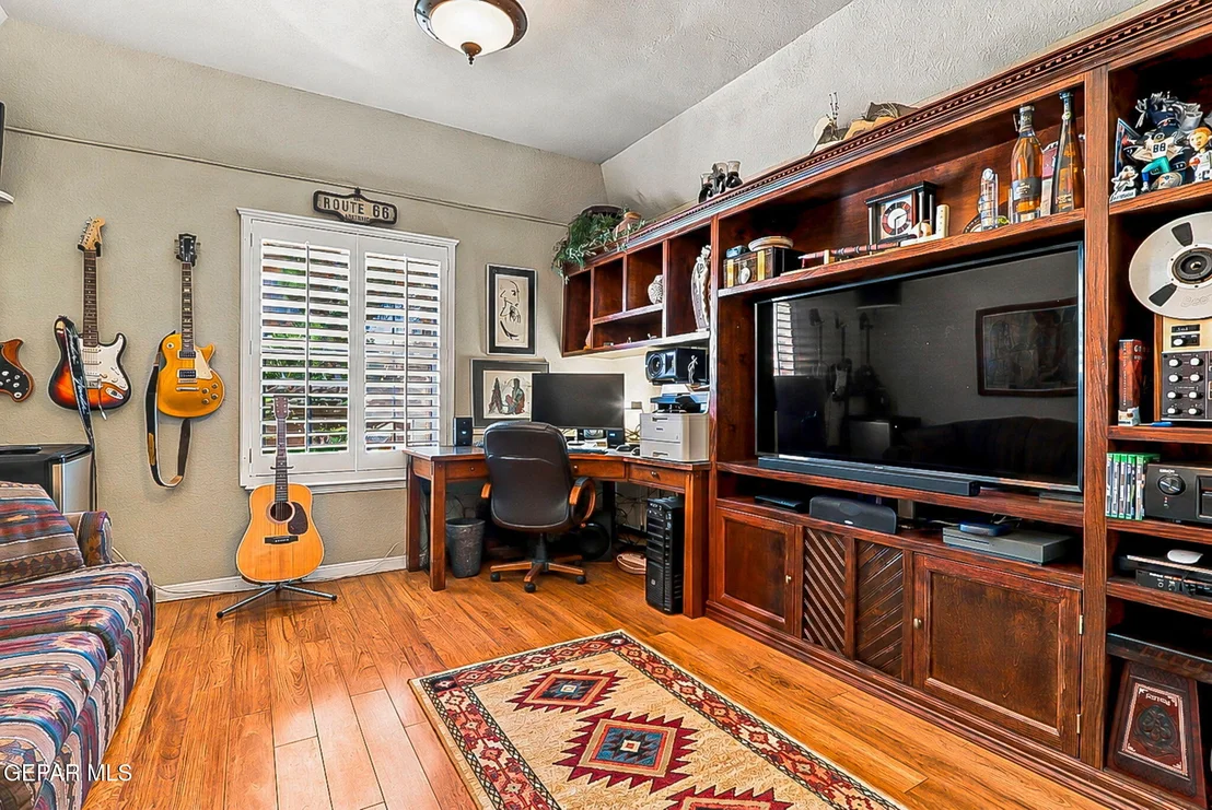 Photo of 1158 PINE RIDGE Way