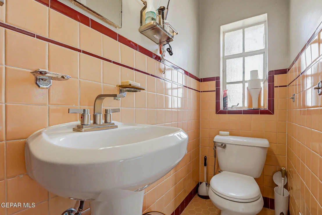 Photo of 700 E BALTIMORE Drive