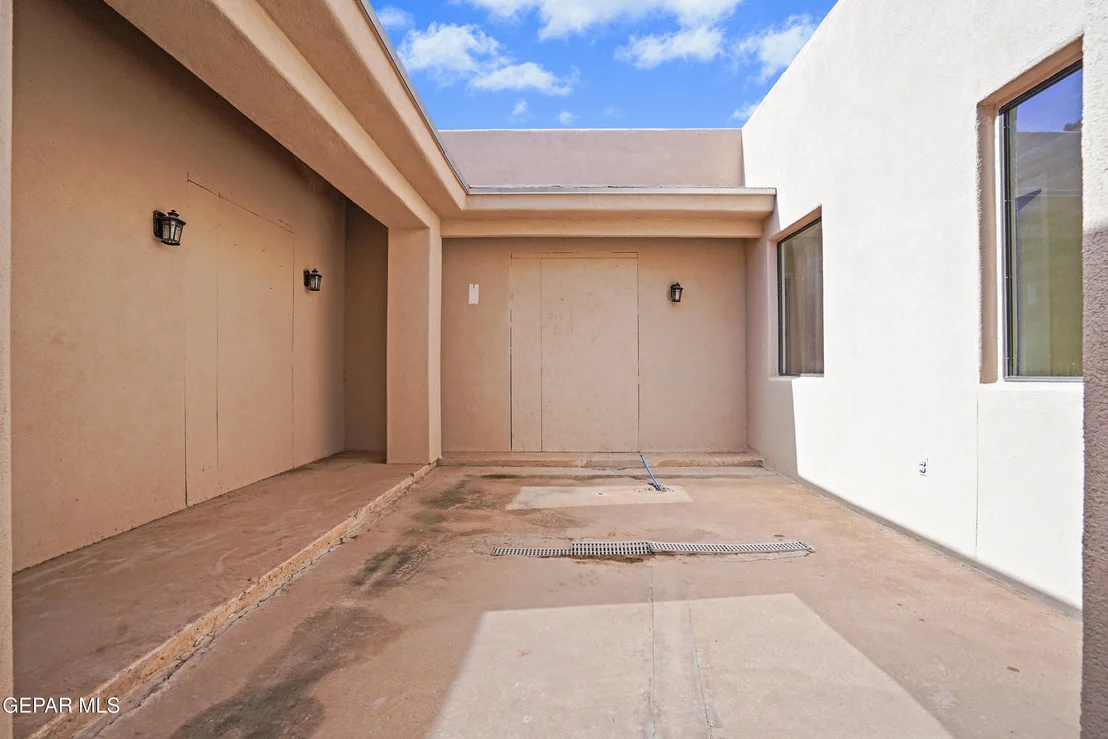 Photo of 300 RUFFIAN Way