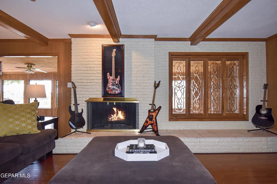 Photo of 849 River Oaks Drive