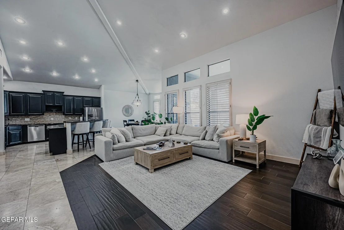 Photo of 6236 FRANKLIN HAWK Avenue