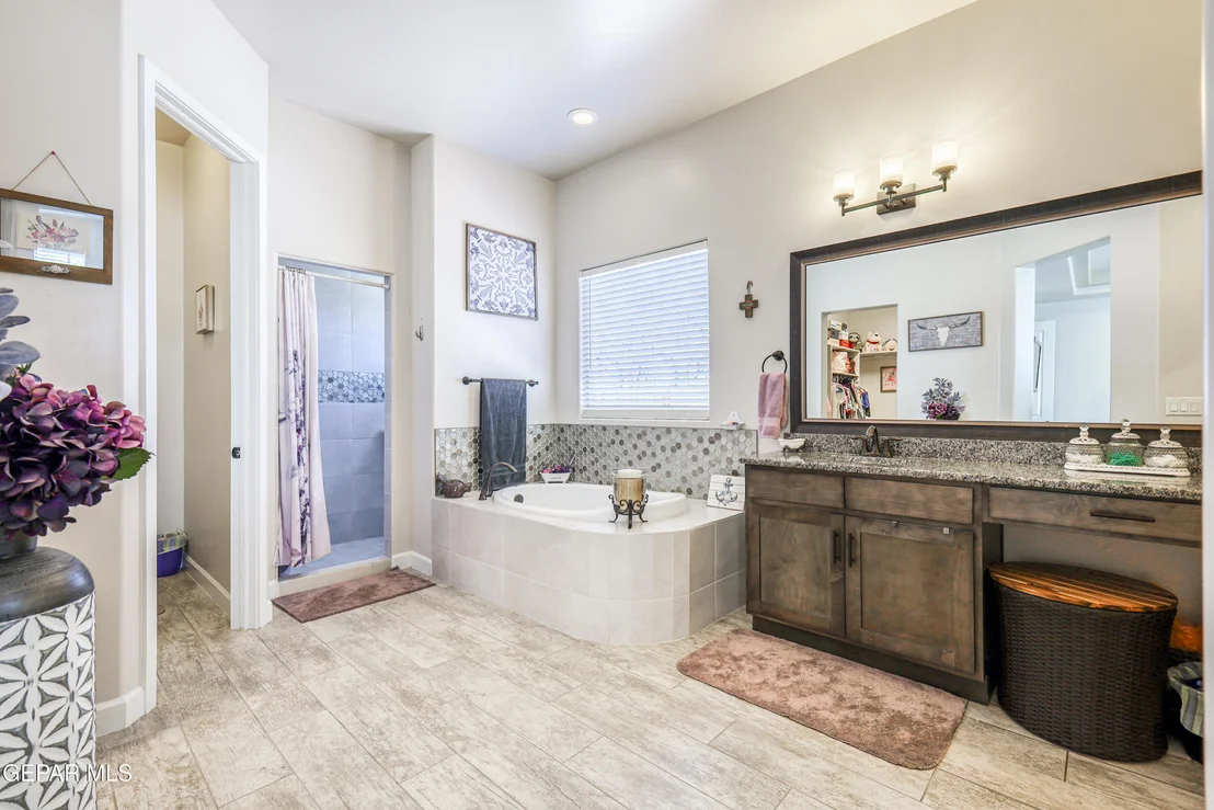 Photo of 5892 VALLE SONAR Avenue