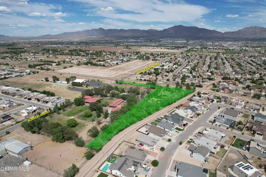 Photo of 922 W BORDERLAND Road