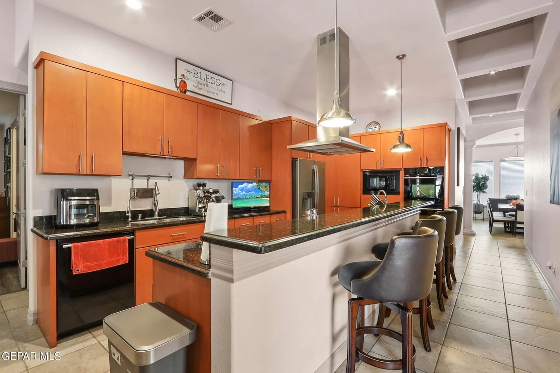 Photo of 6337 Franklin Bluff Dr Drive