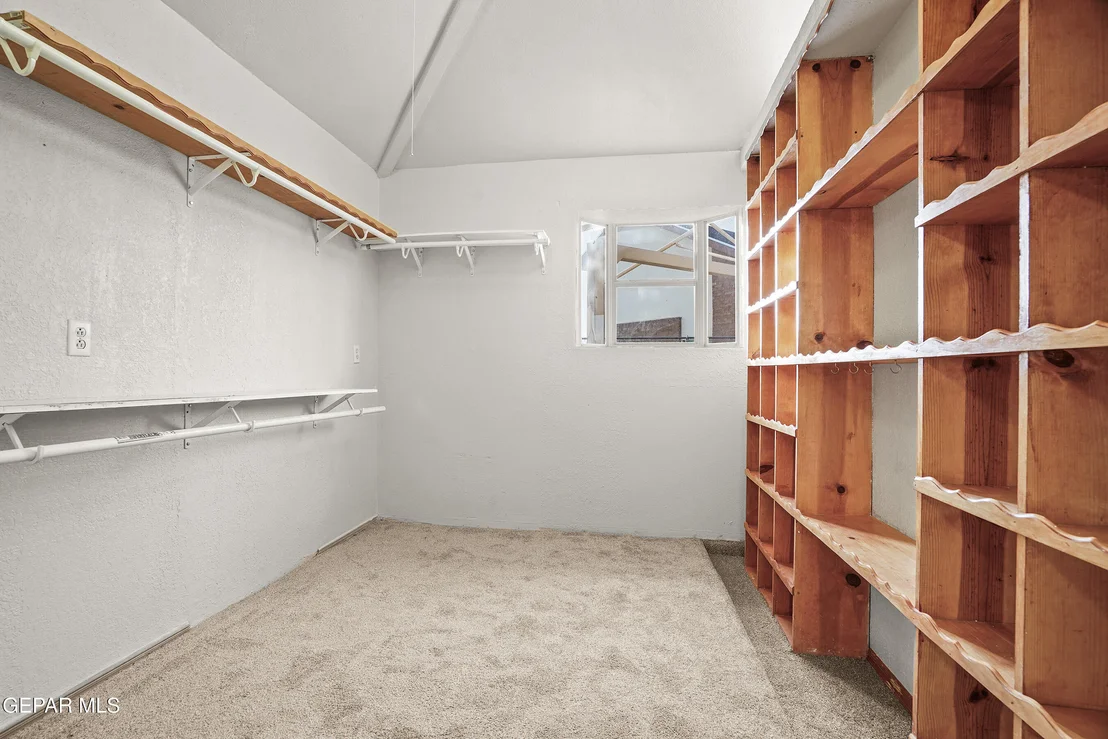 Photo of 3085 KINGS CROWN Place