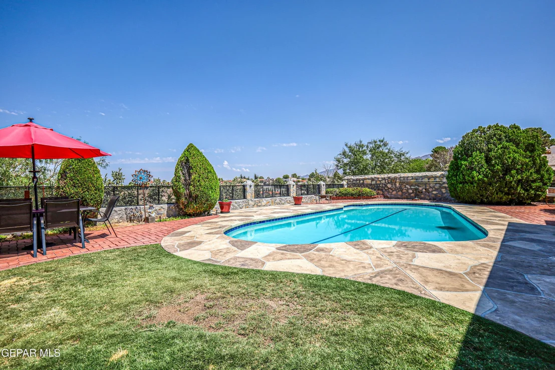 Photo of 7225 Rochester Drive