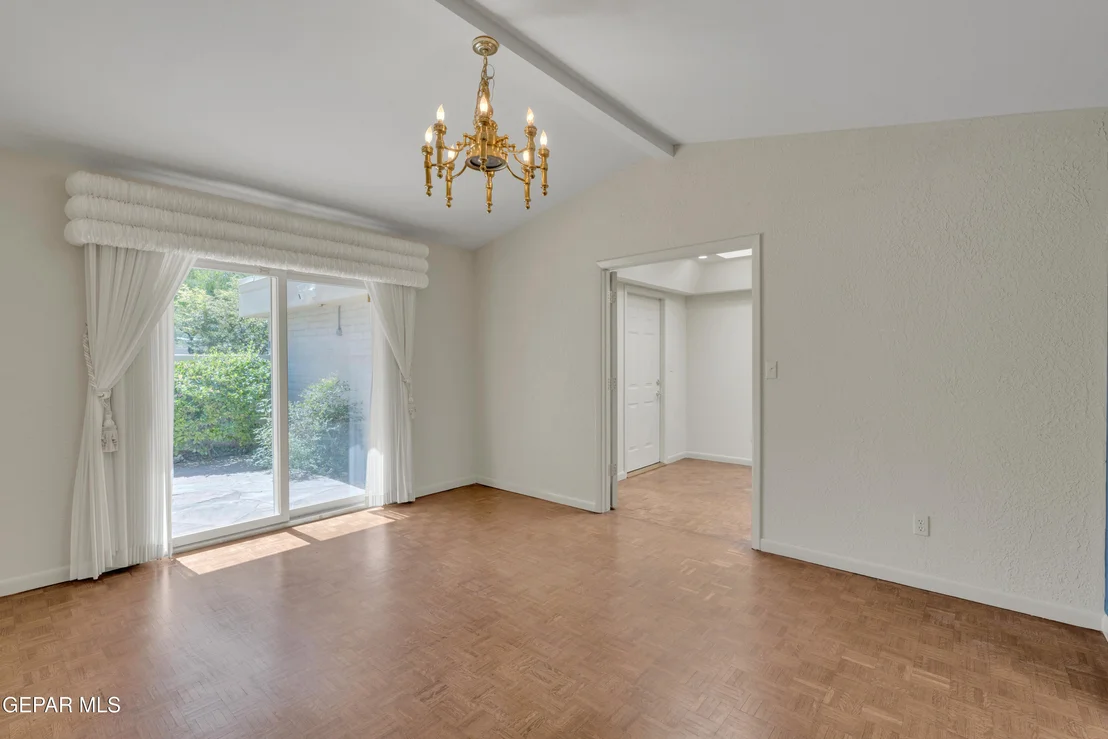 Photo of 913 THUNDERBIRD Drive