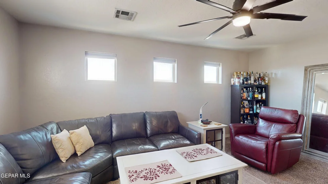 Photo of 129 N Manzanita Drive