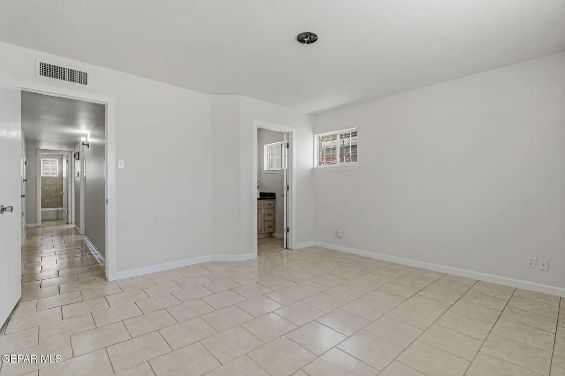 Photo of 3316 DRUMOND Road