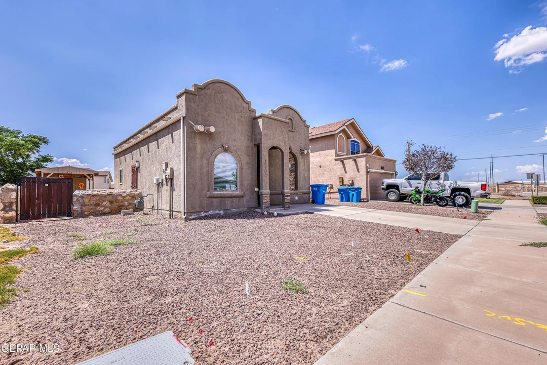 Photo of 13502 RED RIVER Road