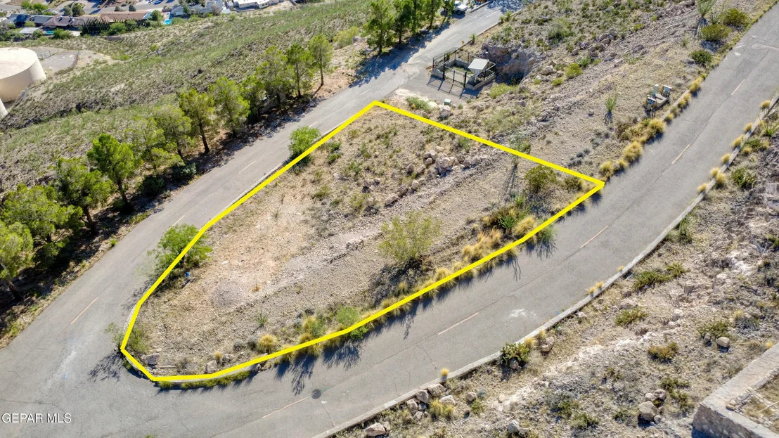 Photo of 17 Apache Crest Drive