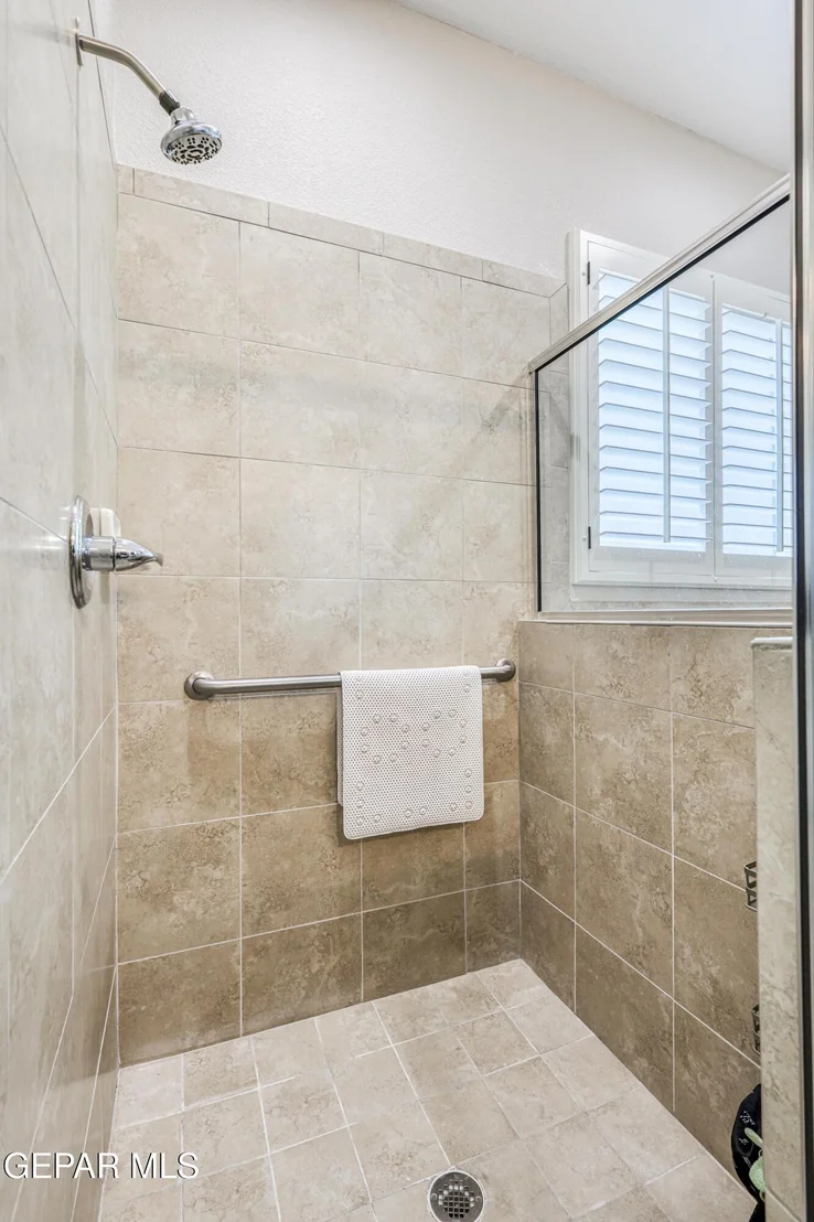 Photo of 7713 OAK LANDING Drive