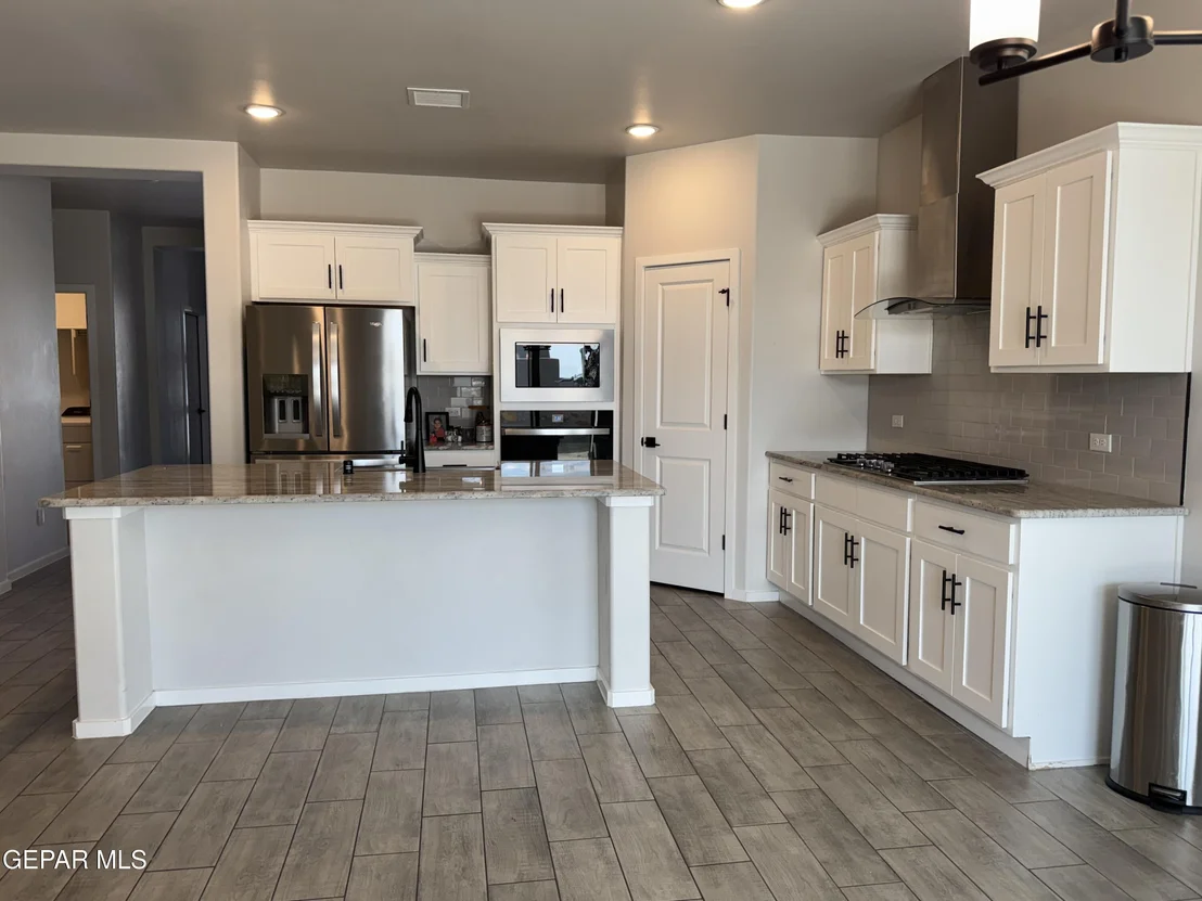 Photo of 388 NAILSEAS Place