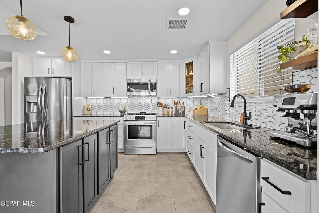 Photo of 14425 APPLE POINT Court