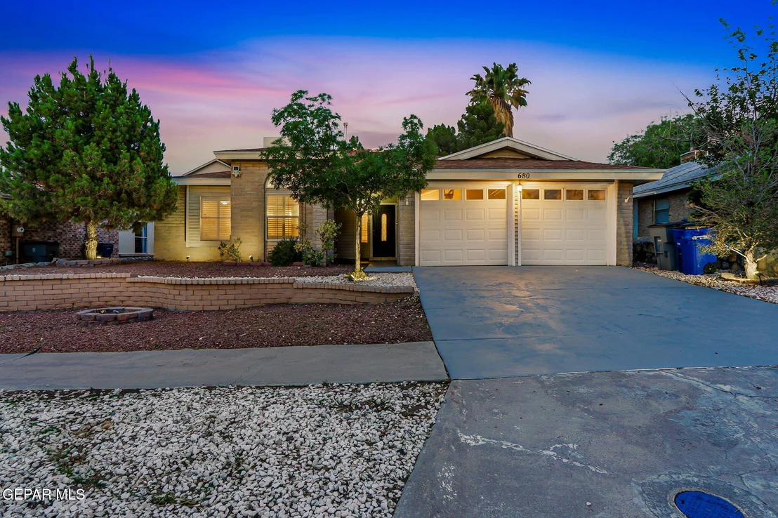 Photo of 680 ABINGTON Drive