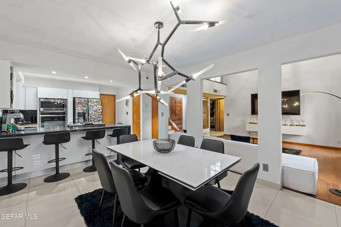 Photo of 6913 Crown Ridge Drive