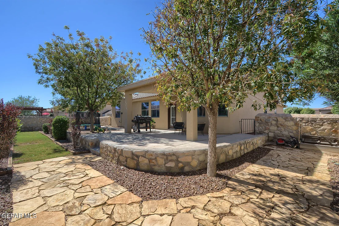 Photo of 5620 VALLEY MAPLE Drive