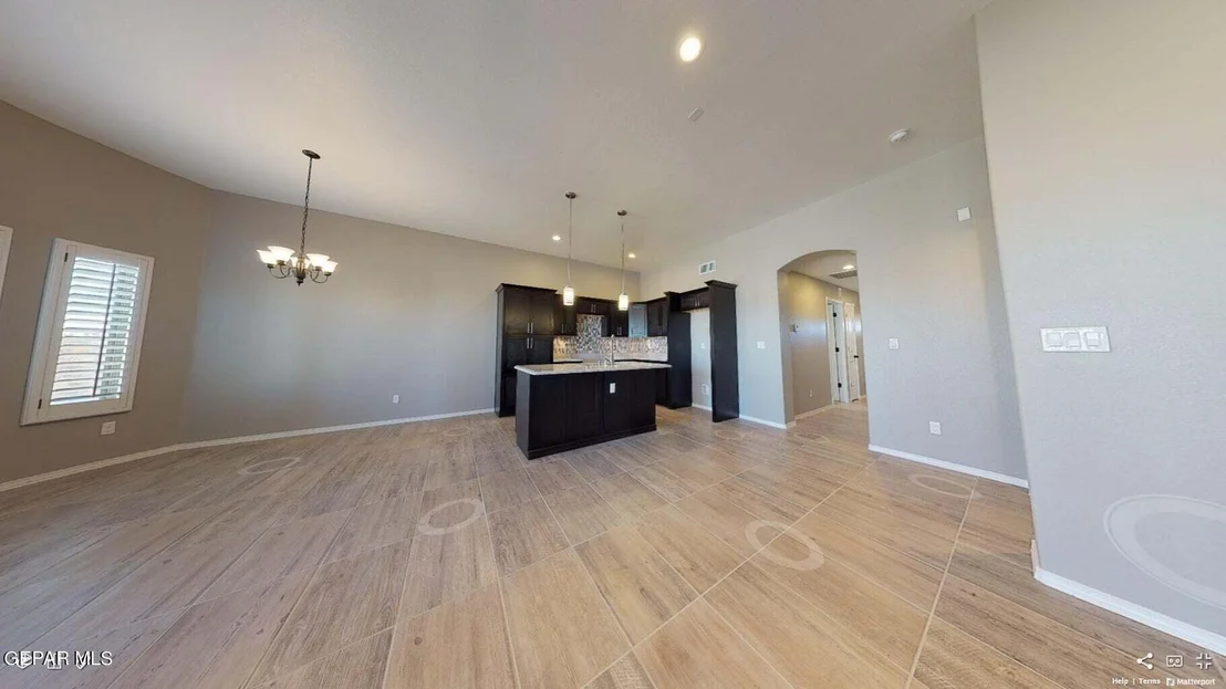 Photo of 912 Sandhurst Place