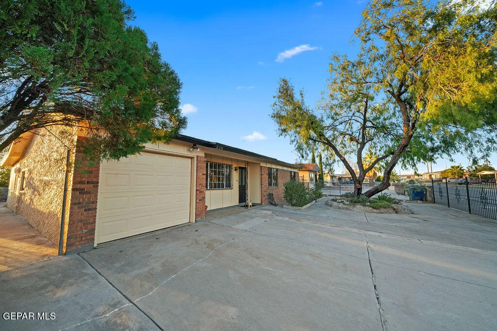 Photo of 220 PYRITE Drive