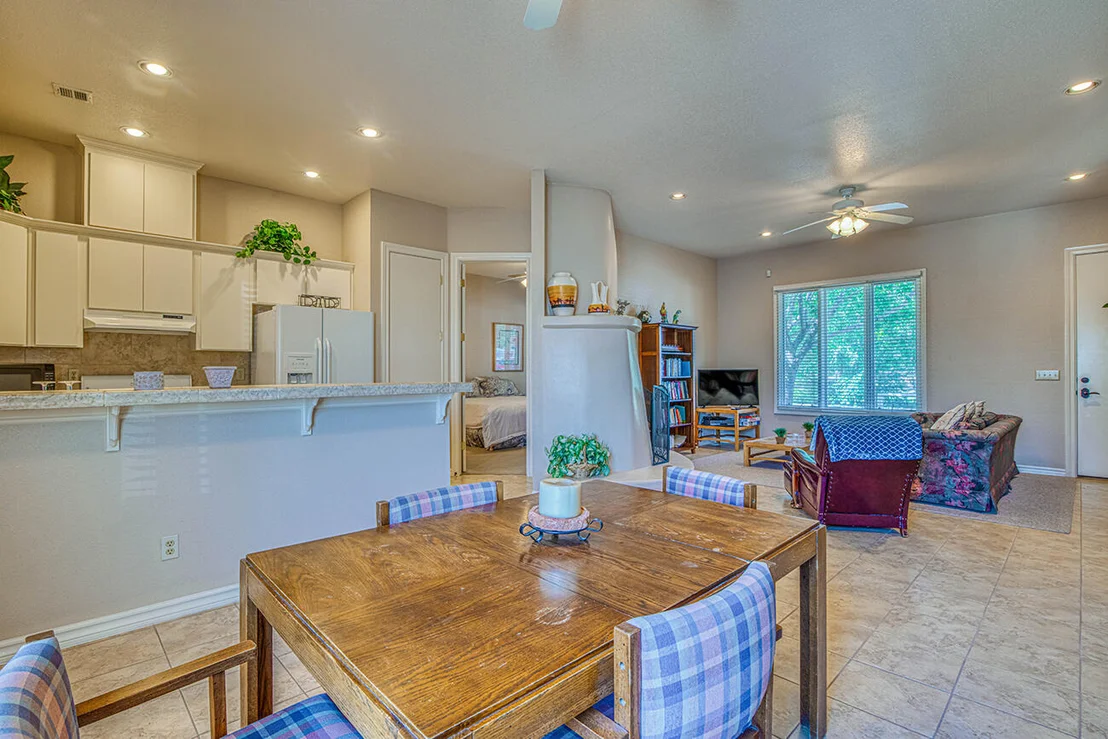 Photo of 656 COX Road