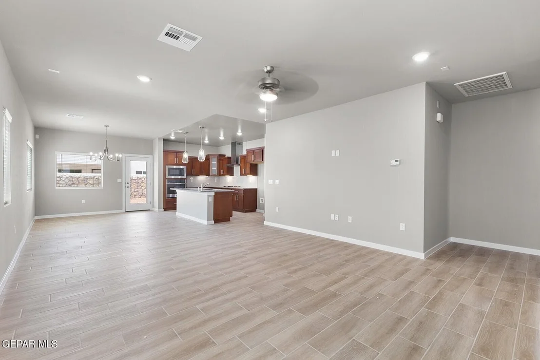 Photo of 15261 Composition Avenue