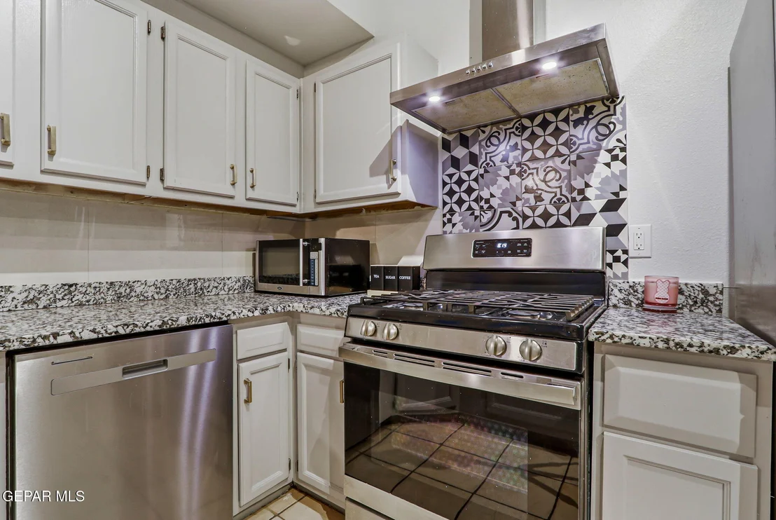 Photo of 680 ABINGTON Drive